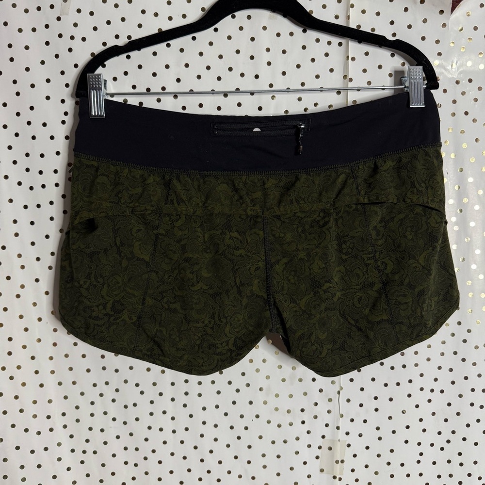 Lululemon Women's Olive Green Patterned Shorts - image 8